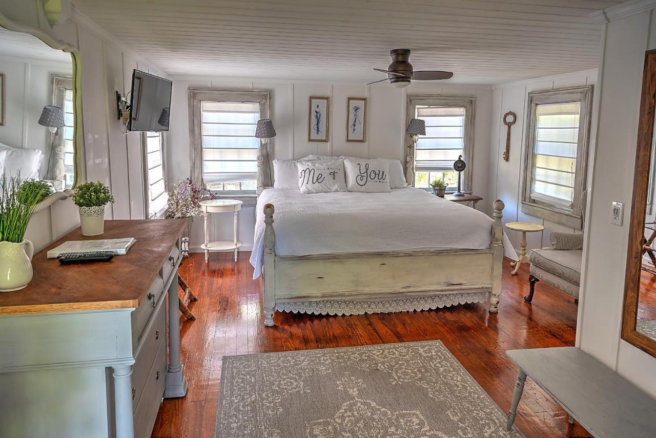 Open Gates Bed & Breakfast แดเรียน ภายนอก รูปภาพ