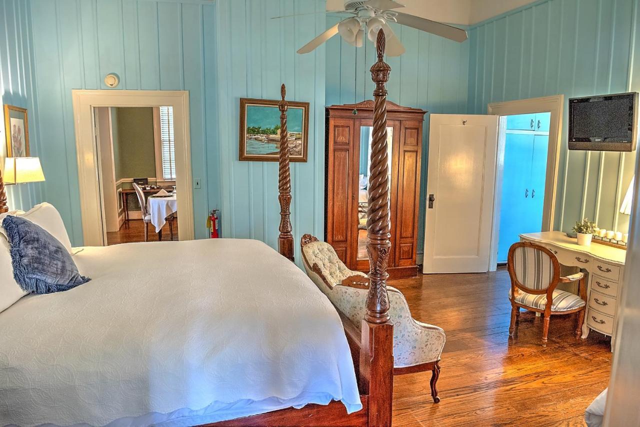 Open Gates Bed & Breakfast แดเรียน ภายนอก รูปภาพ