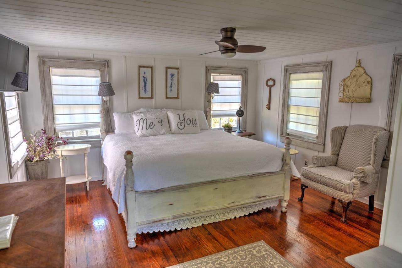 Open Gates Bed & Breakfast แดเรียน ภายนอก รูปภาพ